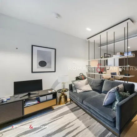 Image 1 - Thirty Casson Square, Sutton Walk, South Bank, London, SE1 7GT, United Kingdom - Apartment for sale