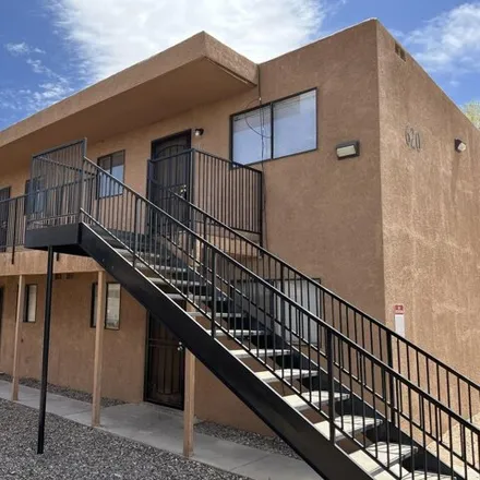 Image 1 - 646 Chama Street Southeast, Albuquerque, NM 87108, USA - House for sale