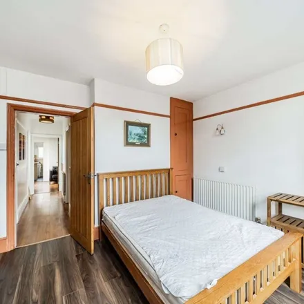 Rent this 2 bed apartment on 1a Glenfield Road in London, W13 9LE