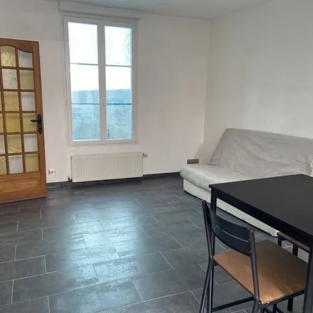 Rent this 3 bed apartment on 30 Rue Saint-Lazare in 60800 Crépy-en-Valois, France