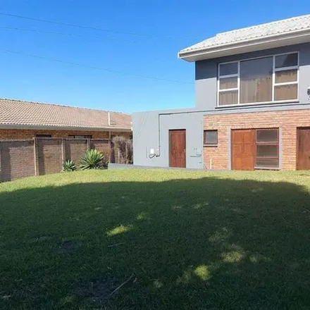 Image 2 - 52 Eighth Avenue, Buffalo City Ward 27, Gonubie, South Africa - Apartment for rent