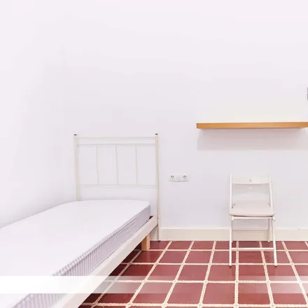 Rent this 5 bed room on Avenida de la Reina Mercedes in 57, 41012 Seville