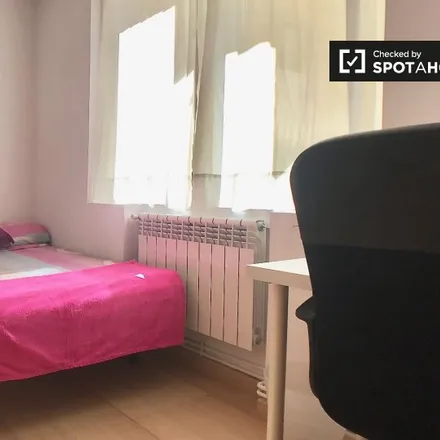Rent this 3 bed room on Madrid in Avenida de América pares, Avenida de América
