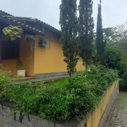 Buy this 3 bed house on Avenida Nélson de Oliveira e Silva in Vila Progresso, Niterói - RJ