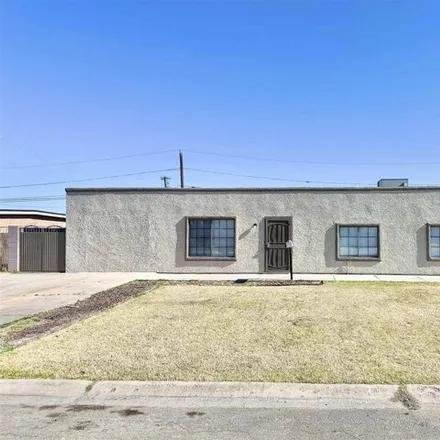 Buy this 5 bed house on 1572 East 22nd Street in Yuma, AZ 85365