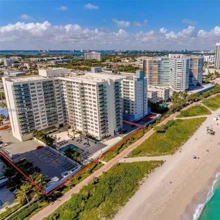 Image 2 - The Collins, 6917 Collins Avenue, Atlantic Heights, Miami Beach, FL 33141, USA - Condo for rent
