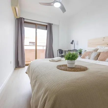 Rent this 7 bed apartment on Avinguda de Valladolid in 23, 46020 Valencia