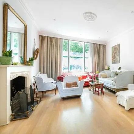 Image 7 - Royal Crescent Gardens, Royal Crescent, London, W11 4SN, United Kingdom - Apartment for sale