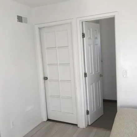 Image 3 - Alley ‎86086, Los Angeles, CA 91307, USA - Apartment for rent