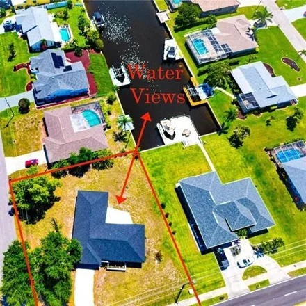 Image 3 - 908 Southeast 33rd Street, Cape Coral, FL 33904, USA - House for sale