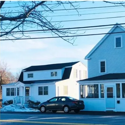 Buy this studio house on 165 York Street in York, ME 03909