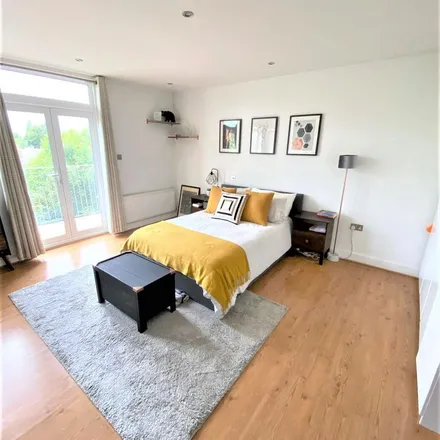 Rent this 2 bed apartment on 45 Mowbray Road in Brondesbury Park, London