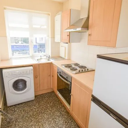 Rent this 1 bed apartment on Bywood Avenue in London, CR0 7SQ