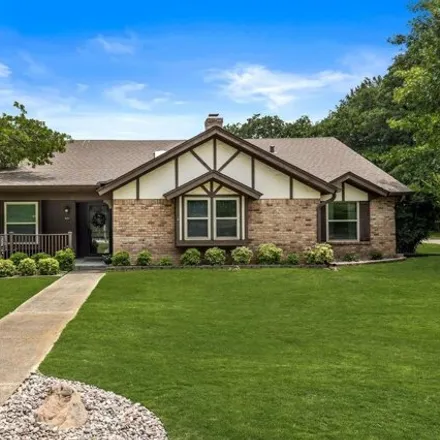 Buy this 3 bed house on 425 Rolling Hills Trail in Arlington, TX 76011