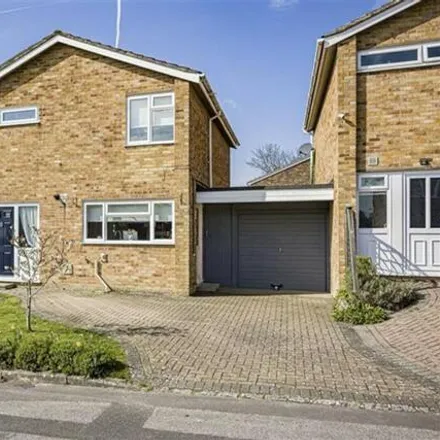 Buy this 3 bed house on Eltham Avenue in Reading, RG4 6RQ