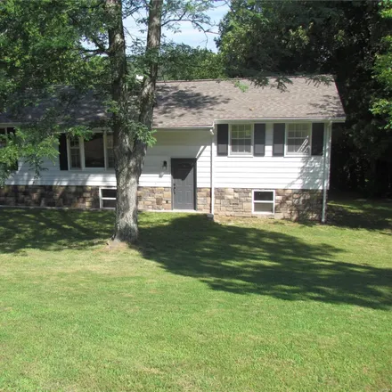 Buy this 4 bed house on 197 Sunset Drive in Waynesville, MO 65583