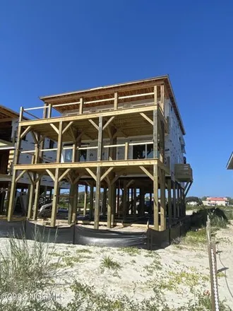 Image 3 - 4727 East Beach Drive, Oak Island, Brunswick County, NC 28465, USA - House for sale