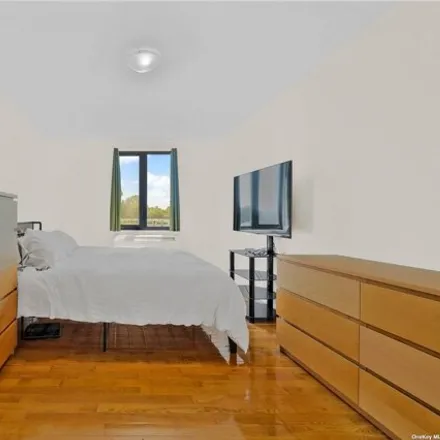 Image 6 - 60-70 Woodhaven Boulevard, New York, NY 11373, USA - Condo for sale