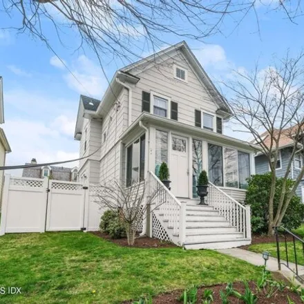 Buy this 3 bed house on 147 East Elm Street in Greenwich, CT 06830