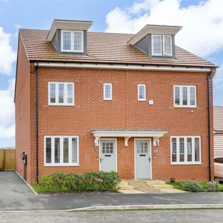 Buy this 3 bed townhouse on Marigold Close in West Bridgford, NG12 4LA
