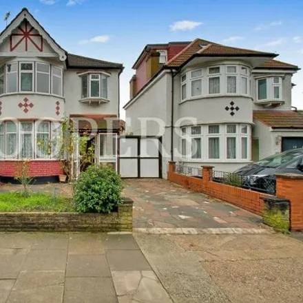 Buy this 3 bed duplex on Kendal Road in Dudden Hill, London
