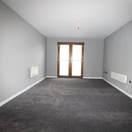 Image 3 - Petrel Close, Bradford, BD6 3YB, United Kingdom - Apartment for rent