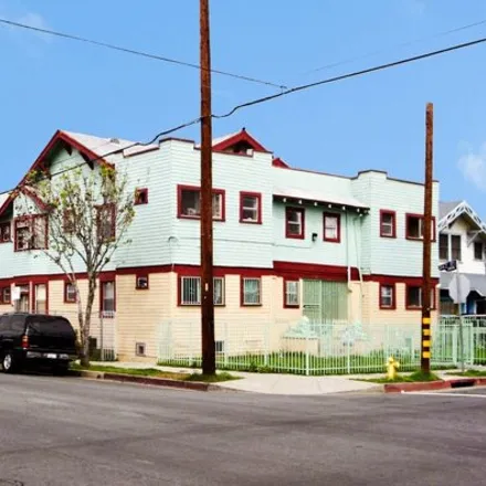 Buy this studio house on 1585 West 24th Street in Los Angeles, CA 90007