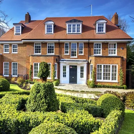 Rent this 7 bed house on 19 Bracknell Gardens in London, NW3 7EH