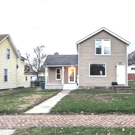 Buy this 3 bed house on 660 North Monroe Street in South Streator, Streator