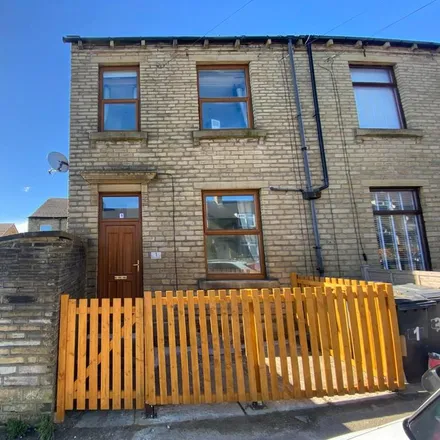 Rent this 2 bed townhouse on 1-5 Quarmby Road in Huddersfield, HD3 4HR