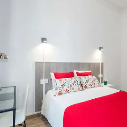 Rent this 7 bed room on Teoric Taverna Gastronomica in Carrer de Bailèn, 117