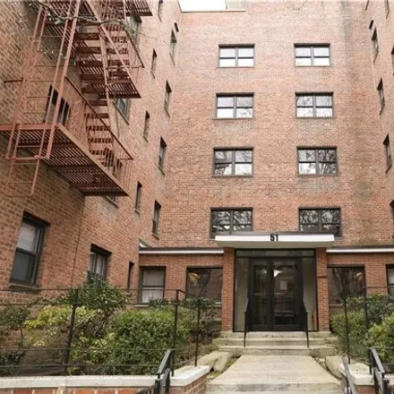 Buy this studio apartment on 51 White Oak Street in Pine Brook, City of New Rochelle