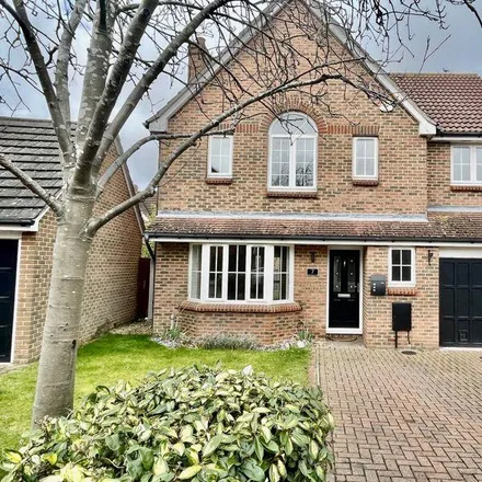 Rent this 4 bed house on Magenta Close in Billericay, CM12 0LF