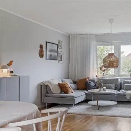 Rent this 6 bed house on Hagen in Blåeldsvägen, 449 34 Nödinge