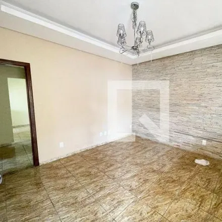 Rent this 4 bed house on Rua Veríssimo Guimarães in Barreiro, Belo Horizonte - MG