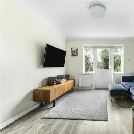 Image 3 - Saville Row, Pickhurst, London, BR2 7DX, United Kingdom - Townhouse for sale