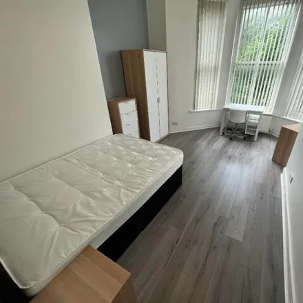 Image 2 - Miles Street, Liverpool, L8 6XH, United Kingdom - Apartment for rent