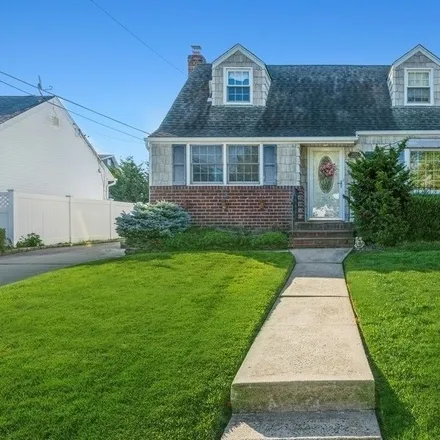 Buy this 3 bed house on 2870 Walter Road in North Wantagh, NY 11793