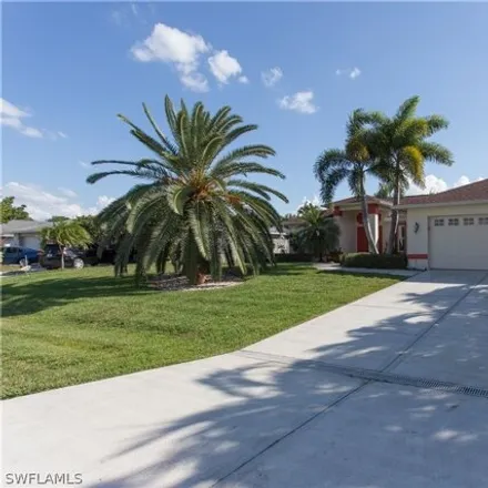 Image 2 - 224 Southeast 17th Street, Cape Coral, FL 33990, USA - House for sale