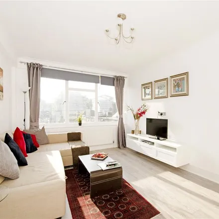 Rent this 1 bed apartment on 1 Hyde Park Square in London, W2 2JZ