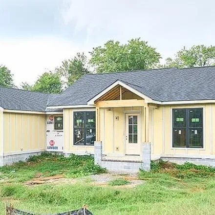 Buy this 3 bed house on 6912 Standifer Gap Road in Shallowford Hills, Chattanooga