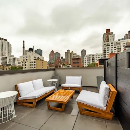 Image 4 - 1510 1st Avenue, New York, NY 10075, USA - Townhouse for rent