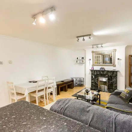 Rent this 2 bed apartment on Lichfield Road in London, RM8 2AT
