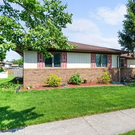 Buy this 3 bed house on 2577 Victoria Road in Schererville, IN 46375