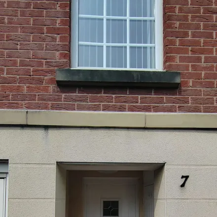 Image 8 - Thornway Drive, Ashton-under-Lyne, OL7 0AD, United Kingdom - Townhouse for rent