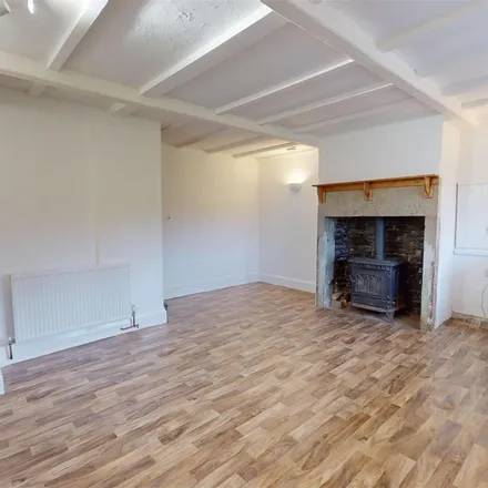 Rent this 2 bed apartment on Hall Lane in Northowram, HX3 7WH