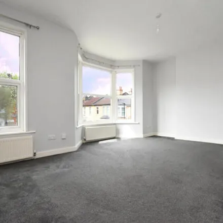 Image 5 - Swallowfield Road, London, SE7 7NR, United Kingdom - Apartment for rent