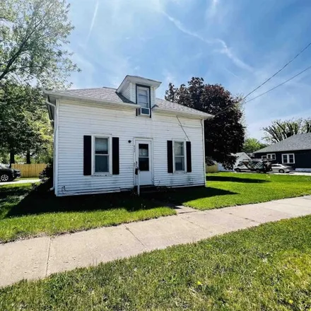 Buy this 3 bed house on 410 Southwest 3rd Street in Aledo, IL 61231