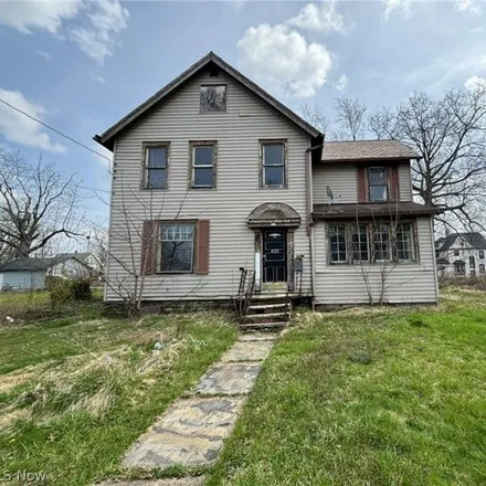 Buy this 3 bed house on 638 Mercer Avenue Northeast in Warren, OH 44483