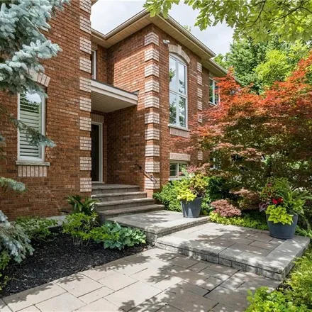 Image 2 - 366 Grovehill Road, Oakville, ON L7S 2K4, Canada - Townhouse for rent